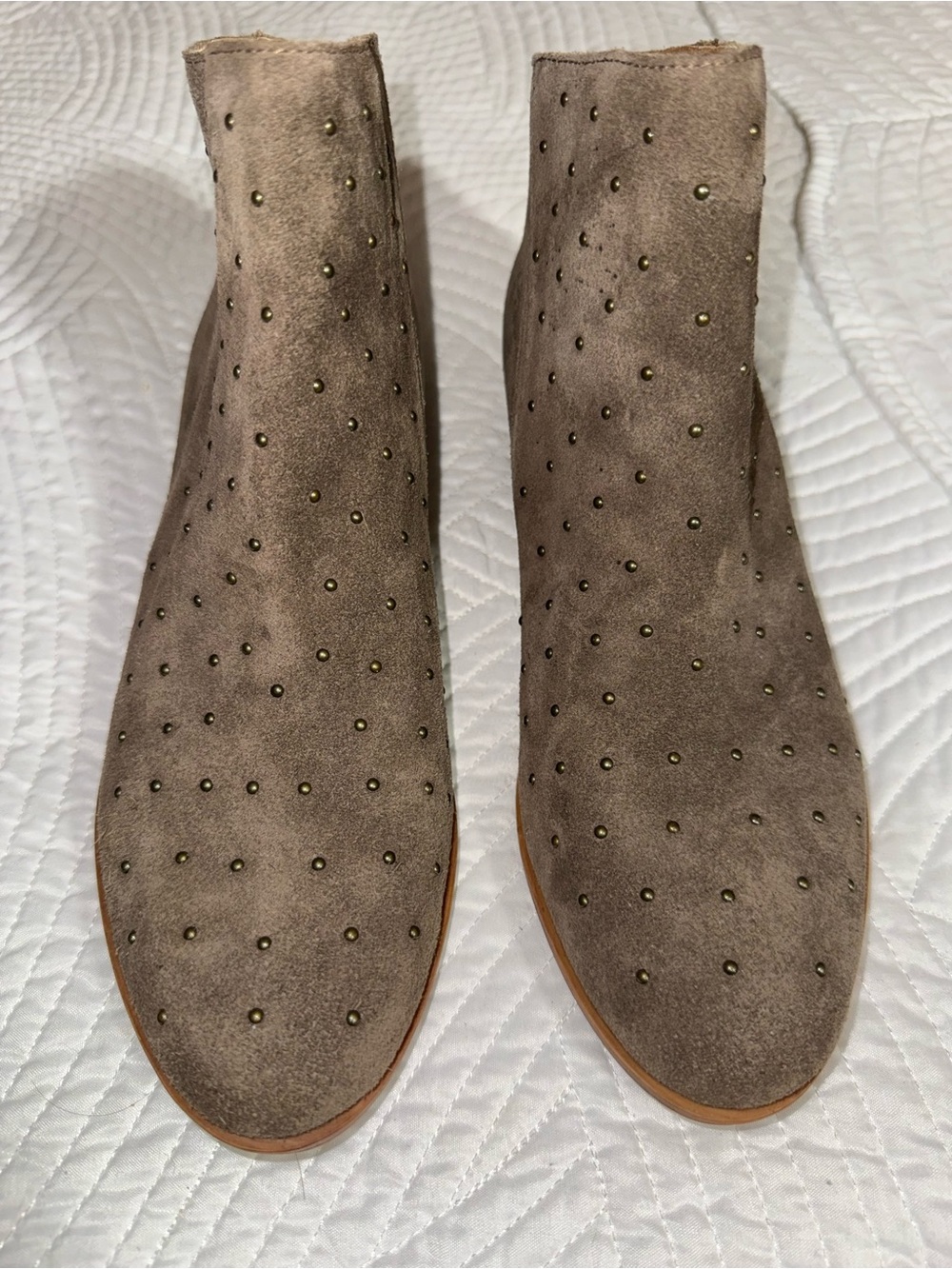 NWOT Lucky Brand Breena 2 Gray Suede Studded Ankle Booties Size 8.5M